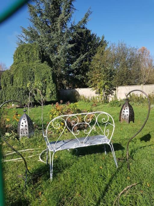 Chaumiere Avec Sa Toiture Recouverte De Chaume !!! Donnemain-Saint-Mames المظهر الخارجي الصورة
